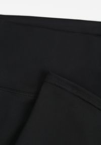 Renee - Czarne Legginsy Flare High Waist Ozdobione z Tyłu Modelującym Marszczeniem Deinoreia. Okazja: na co dzień. Stan: podwyższony. Kolor: czarny. Wzór: aplikacja. Styl: casual, elegancki #2