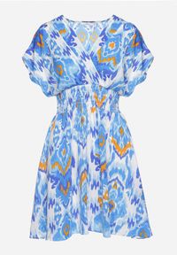 Born2be - Niebieska Sukienka Rozkloszowana z Kopertowym Dekoltem i Gumką w Pasie Emrra. Okazja: na co dzień, na plażę. Typ kołnierza: dekolt kopertowy. Kolor: niebieski. Materiał: tkanina. Sezon: lato. Typ sukienki: kopertowe. Styl: casual #5