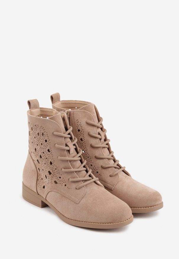 Renee - Ciemnobeżowe Ażurowe Botki ze Sznurowaną Cholewką Sephylia. Okazja: na co dzień. Kolor: beżowy. Materiał: zamsz. Szerokość cholewki: normalna. Wzór: ażurowy. Styl: boho, casual