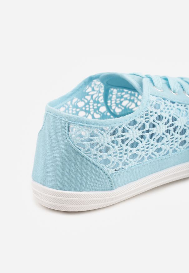 Renee - Niebieskie Tenisówki z Ażurowymi Wstawkami Po Bokach Salessa. Okazja: na co dzień. Zapięcie: sznurówki. Kolor: niebieski. Materiał: jeans. Wzór: ażurowy. Sezon: wiosna, lato. Styl: sportowy, casual