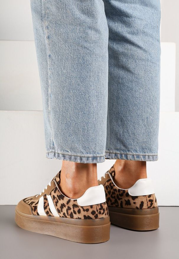 Born2be - Panterkowe Sneakersy w Stylu Tenisówek z Paskami Nilomira. Okazja: na co dzień. Zapięcie: pasek. Materiał: jeans
