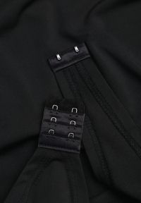 Born2be - Czarne Body z Wiskozą i Kopertowym Dekoltem Candletree. Okazja: na co dzień. Kolor: czarny. Materiał: wiskoza. Długość: długie. Wzór: aplikacja. Styl: casual, elegancki #2