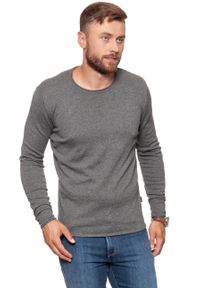 Wrangler - MĘSKI SWETER WRANGLER ROLL EDGE CREW GREY MARL W8624RGVB. Styl: klasyczny