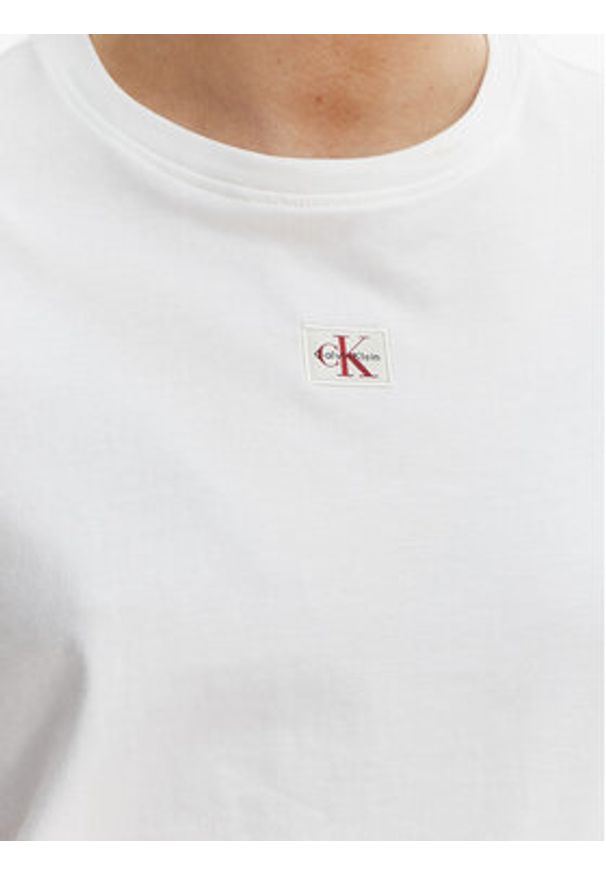 Calvin Klein Jeans T-Shirt LV047F227G Biały Classic Fit. Kolor: biały. Materiał: bawełna