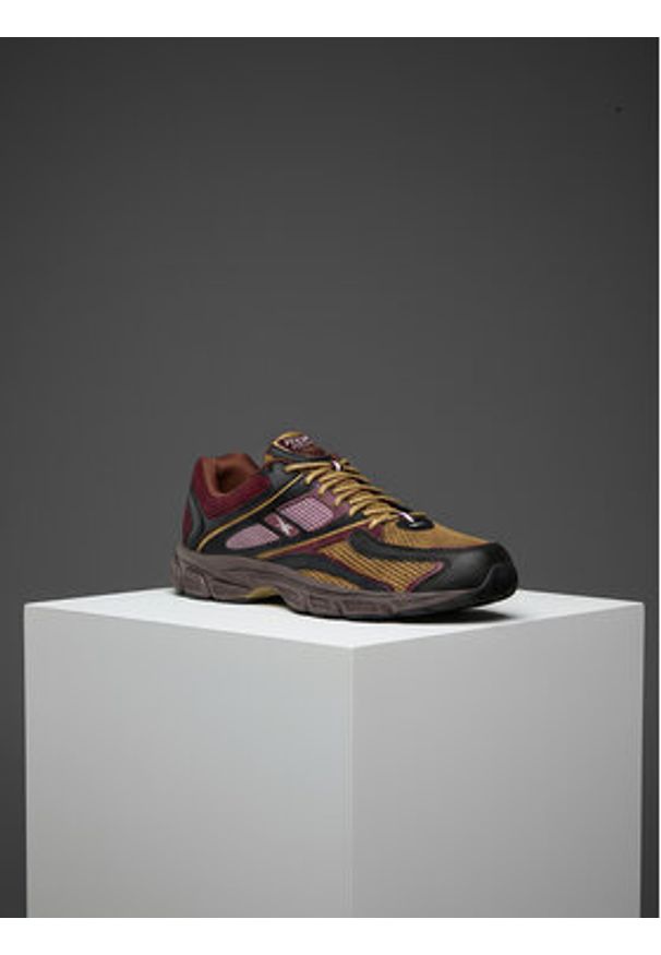 Reebok Sneakersy CEOSS-PREMIER TRINITY 100230888 Bordowy. Kolor: czerwony. Materiał: materiał