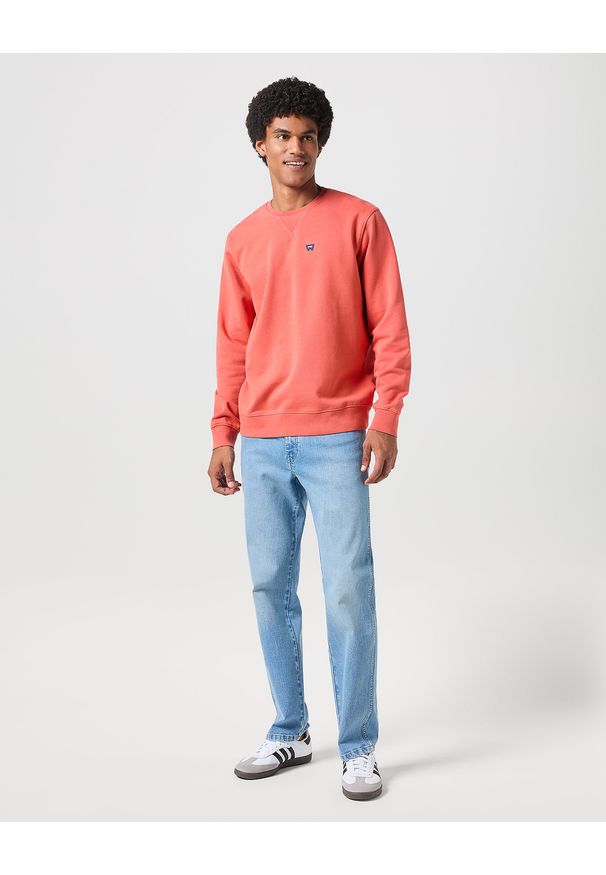 Wrangler - MESKA BLUZA WRANGLER SIGN OFF CREW BURNT SIENNA 112350536