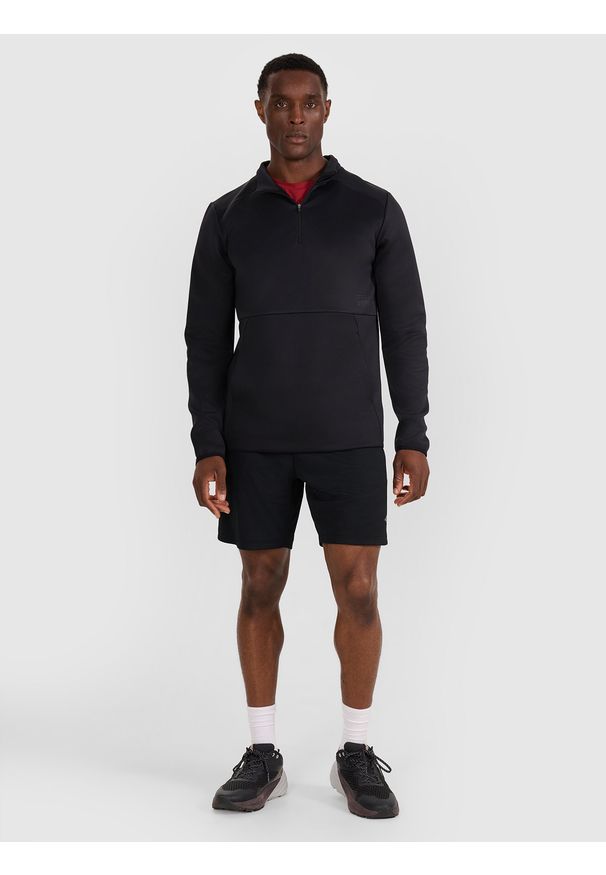 4f - 4F Bluza treningowa regular szybkoschnąca męska - czarna XL. Okazja: na co dzień. Typ kołnierza: kołnierzyk stójkowy, bez kaptura. Kolor: czarny. Materiał: dzianina, elastan, włókno, tkanina, syntetyk, materiał. Długość: krótkie. Wzór: gładki, ze splotem. Styl: casual, klasyczny, sportowy