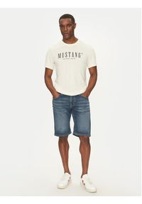 Mustang Szorty jeansowe Chicago 1007754 Niebieski Slim Fit. Kolor: niebieski. Materiał: bawełna