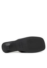 Tommy Jeans Klapki The Noho Mule EN0EN02799 Czarny. Kolor: czarny. Materiał: skóra