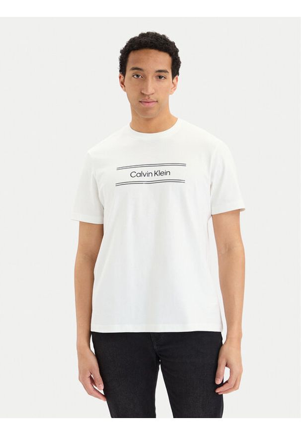 Calvin Klein T-Shirt SS 20s EU LV04LG813G Biały Regular Fit. Kolor: biały. Materiał: bawełna