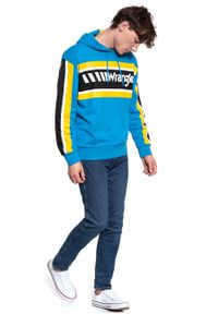 Wrangler - BLUZA WRANGLER B&Y HOODIE MEDITERRANEAN BLUE W6610HABR 112130642. Typ kołnierza: kaptur. Wzór: kolorowy #8