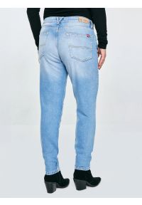 Big-Star - Jeansy damskie z podszytymi dziurami niebieskie Maggie 233. Okazja: na co dzień. Kolor: niebieski. Styl: casual #4