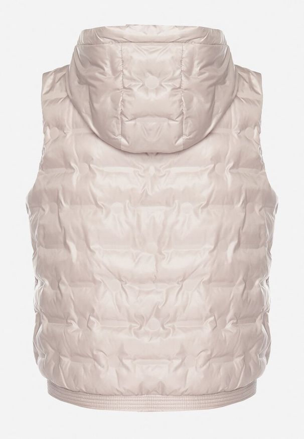 Born2be - Beżowa Kamizelka z Pikowanymi Przeszyciami i Kapturem ze Ściągaczami Annivria. Okazja: na co dzień. Kolor: beżowy. Materiał: jeans. Styl: klasyczny, sportowy, casual