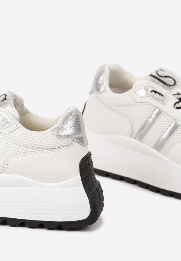 Born2be - Białe Sznurowane Sneakersy Vices na Grubej Podeszwie z Metaliczną Wstawką Nelenia. Okazja: na co dzień, do pracy. Kolor: biały. Materiał: jeans