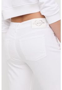 Love Moschino jeansy damskie kolor biały medium waist. Kolor: biały #4