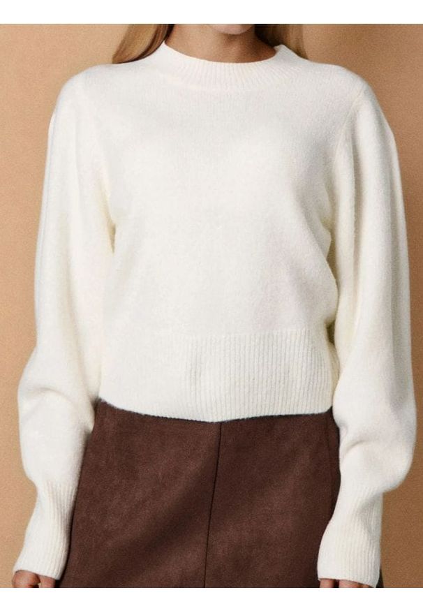 Sinsay - Sweter basic - kremowy. Kolor: kremowy