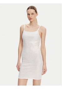 Guess Sukienka dzianinowa W5GK45 Z3MN2 Biały Regular Fit. Kolor: biały. Materiał: syntetyk