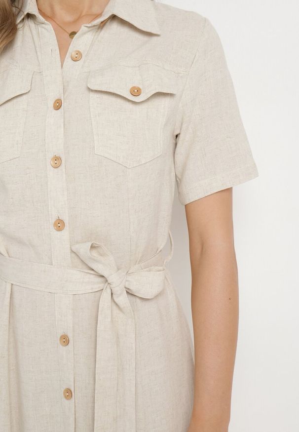 Born2be - Ciemnobeżowa Koszulowa Sukienka z Wiskozy z Lnem Zapinana na Guziki z Materiałowym Paskiem Fidilla. Okazja: na co dzień, na spotkanie biznesowe. Kolor: beżowy. Materiał: materiał, wiskoza, len. Wzór: aplikacja. Typ sukienki: koszulowe. Styl: casual, biznesowy, elegancki