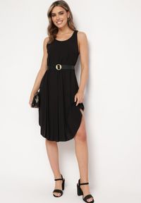 Born2be - Czarna Rozkloszowana Sukienka z Bawełny Tesaxelle. Okazja: na co dzień, na spotkanie biznesowe. Kolor: czarny. Materiał: bawełna. Typ sukienki: proste. Styl: biznesowy, casual, elegancki #5