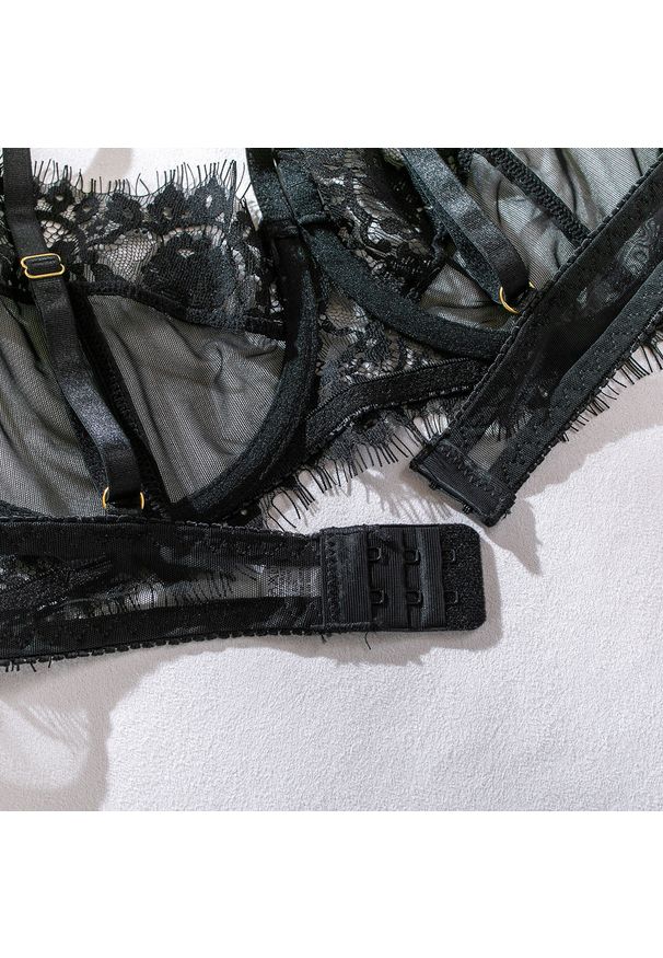 Intica - Komplet bielizny koronkowy na romantyczne wieczory Tifany. Kolor: czarny. Materiał: koronka. Wzór: nadruk, koronka