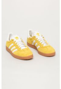 adidas Originals - Buty Gazelle W. Nosek buta: okrągły. Zapięcie: sznurówki. Kolor: żółty. Materiał: materiał, syntetyk, skóra, guma, zamsz. Szerokość cholewki: normalna. Obcas: na obcasie. Model: Adidas Gazelle. Wysokość obcasa: średni #5
