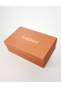 Baldinini - BALDININI - Czarne klapki z zaplatanym paskiem. Kolor: czarny #2
