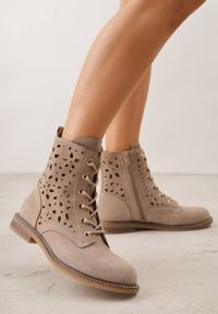 Born2be - Ciemnobeżowe Ażurowe Botki Skórzane Adeis. Okazja: na co dzień. Kolor: beżowy. Materiał: skóra. Wzór: ażurowy. Styl: casual #2