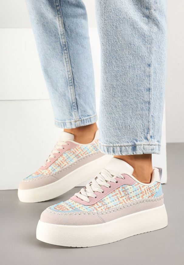 Renee - Beżowo-Różowe Sneakersy na Platformie Ozdobione Plecionką Nilaraviela. Okazja: na co dzień. Kolor: beżowy. Materiał: jeans. Wzór: aplikacja. Obcas: na platformie