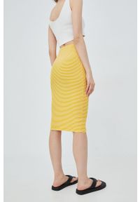 Vero Moda spódnica kolor żółty midi ołówkowa. Stan: podwyższony. Kolor: żółty. Materiał: poliester, dzianina #2