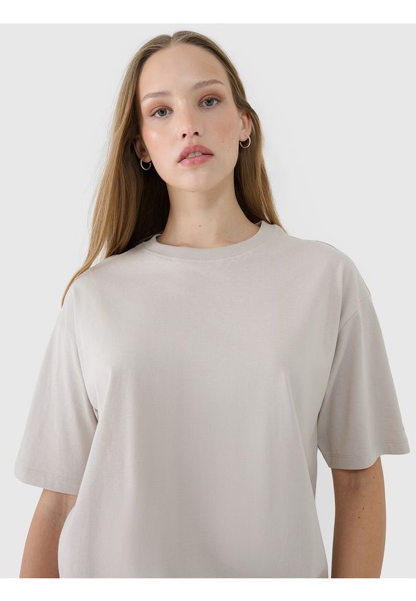 4f - 4F T-shirt oversize gładki damski - beżowy XL. Okazja: na co dzień. Kolor: beżowy. Materiał: dzianina, bawełna, jersey. Długość rękawa: krótki rękaw. Długość: krótkie. Wzór: gładki. Styl: klasyczny, sportowy, casual