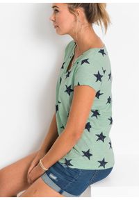 bonprix - Bawełniany T-shirt we wzór w gwiazdki. Kolor: zielony. Materiał: bawełna. Wzór: nadruk #2