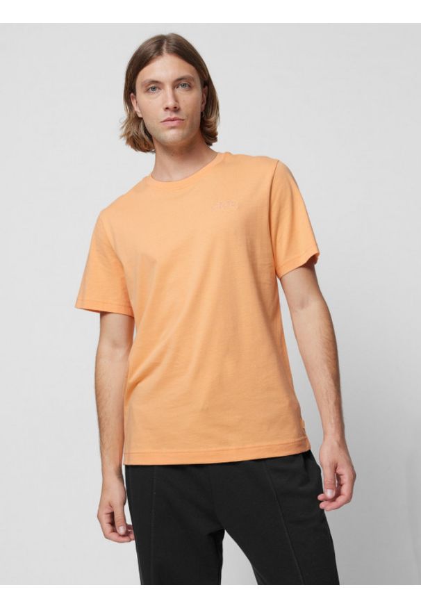 outhorn - T-shirt z haftem męski - pomarańczowy. Kolor: pomarańczowy. Materiał: materiał, bawełna, dzianina. Wzór: haft