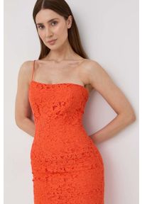 BARDOT - Bardot sukienka kolor pomarańczowy mini dopasowana. Kolor: pomarańczowy. Długość rękawa: na ramiączkach. Typ sukienki: dopasowane. Długość: mini #3