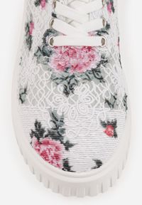 Born2be - Biało-Różowe Ażurowe Sneakersy Vices na Grubej Podeszwie z Tłoczeniem Luminise. Okazja: na co dzień. Kolor: biały. Materiał: jeans. Szerokość cholewki: normalna. Wzór: ażurowy #5