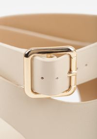 Born2be - Beżowe Sandały Japonki z Paskiem na Palec i Paskiem Wokół Kostki Vivanya. Okazja: na co dzień. Zapięcie: pasek. Kolor: beżowy. Sezon: lato. Styl: casual, elegancki #9