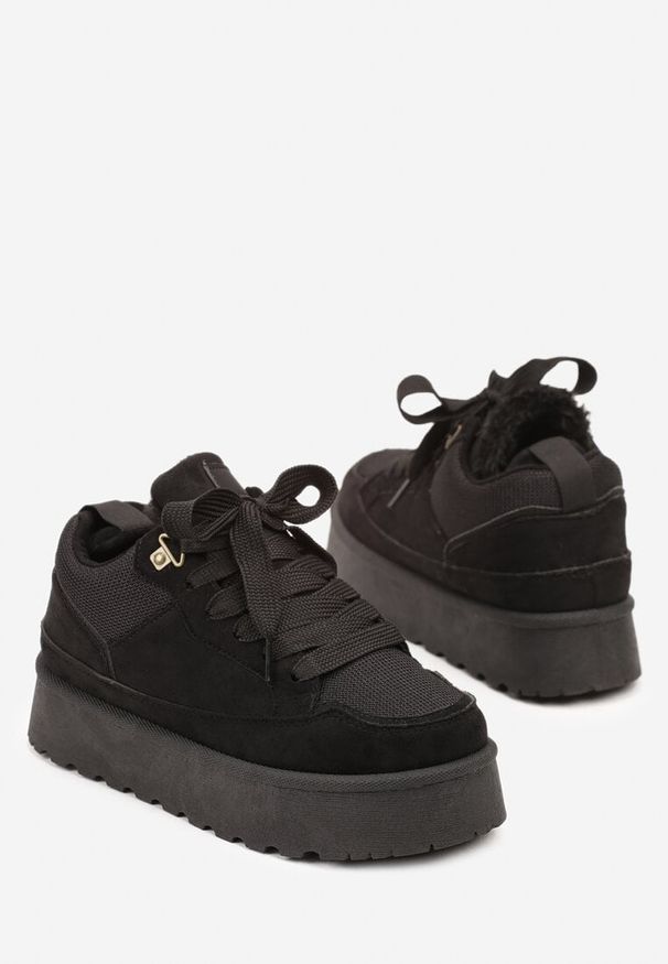 Born2be - Czarne Sznurowane Sneakersy Śniegowce na Grubej Podeszwie Vamitte. Okazja: na co dzień, na spacer. Kolor: czarny. Materiał: jeans, futro. Sport: turystyka piesza