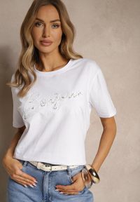 Renee - Biały Bawełniany T-shirt Zdobiony Haftowanym Napisem z Cekinami Ulionis. Kolor: biały. Materiał: bawełna. Wzór: napisy, aplikacja, haft. Styl: klasyczny, elegancki #5