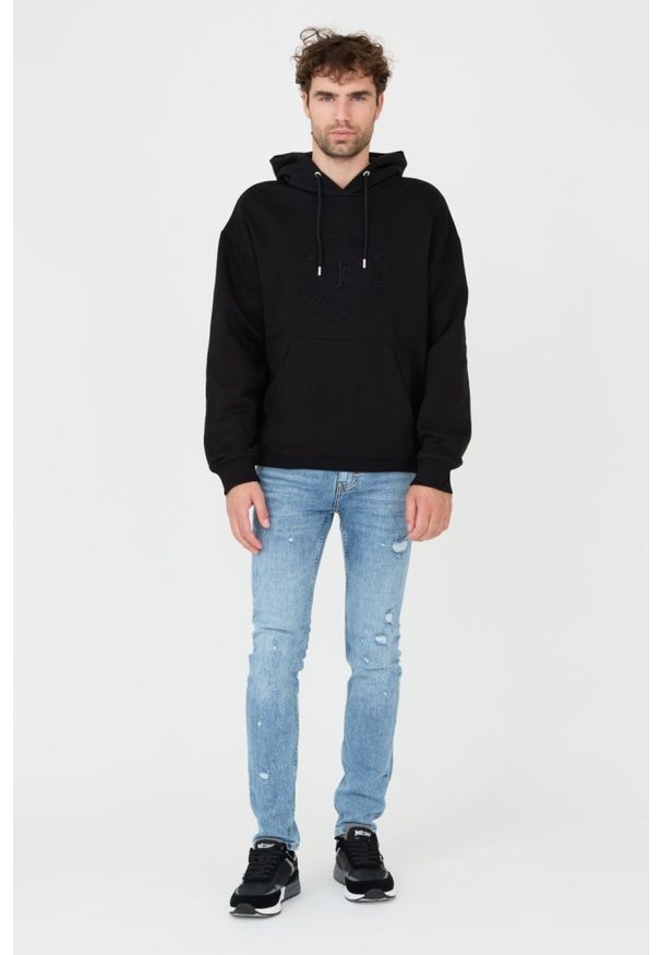Just Cavalli - JUST CAVALLI Czarna męska bluza z kapturem i haftowanym logo O Fiche, Rozmiar XL. Typ kołnierza: kaptur. Kolor: czarny. Wzór: haft