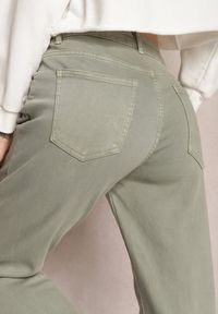 Renee - Zielone Jeansy Mom Fit High Waist Kasena. Okazja: na co dzień. Stan: podwyższony. Kolor: zielony. Styl: klasyczny, casual #4