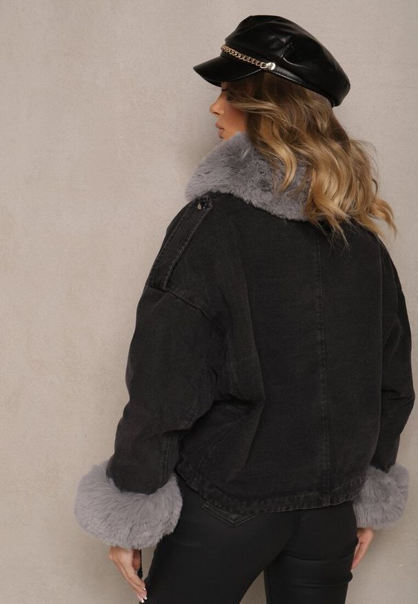 Renee - Ciemnoszara Jeansowa Kurtka z Futrem o Pudełkowym Kroju Folamia. Okazja: na co dzień. Kolor: szary. Materiał: jeans, futro. Styl: elegancki, casual