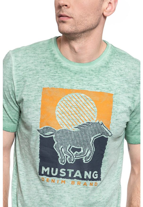 Mustang - MUSTANG T SHIRT Alex C Print 1009524 6398. Wzór: nadruk