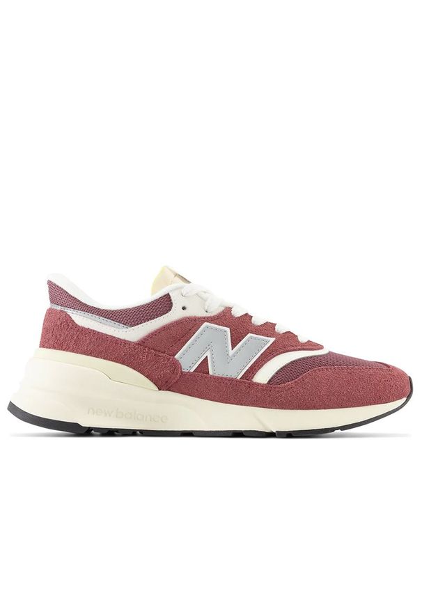 Buty New Balance U997RCC - czerwone. Okazja: na co dzień. Kolor: czerwony. Materiał: guma, skóra, materiał, syntetyk. Szerokość cholewki: normalna