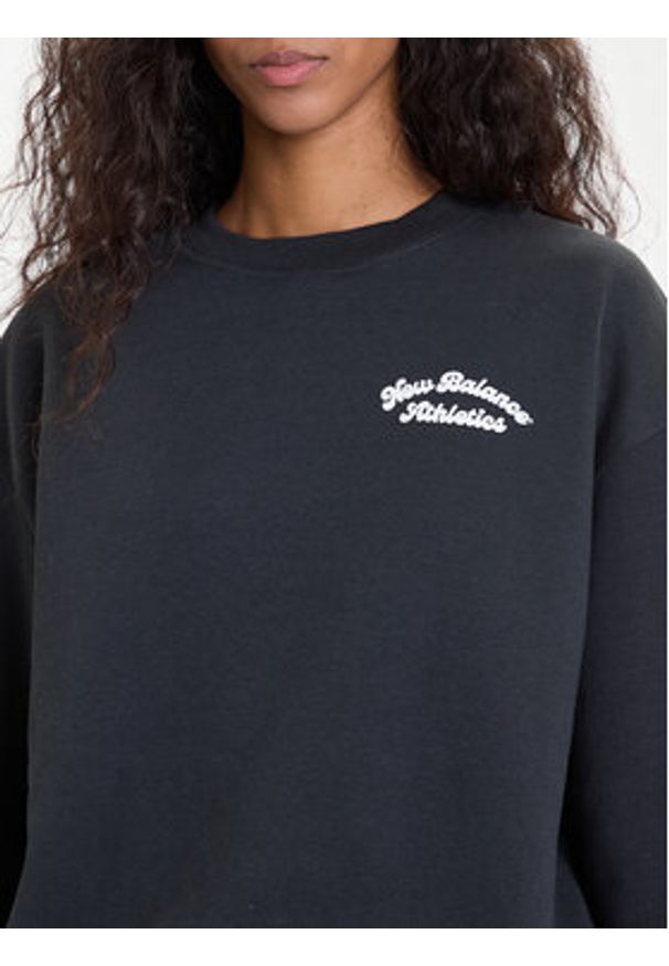 New Balance Bluza WT53516 Czarny Relaxed Fit. Kolor: czarny. Materiał: syntetyk, bawełna