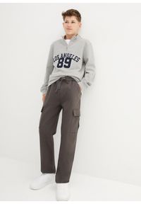 bonprix - Spodnie cargo o kroju loose fit, z gumką w pasie i prostymi nogawkami, uszyte z czystej bawełny. Kolor: szary. Materiał: bawełna #2
