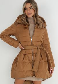 Born2be - Jasnobrązowa Kurtka Nautifa. Kolor: brązowy. Materiał: tkanina, futro. Długość rękawa: długi rękaw. Długość: długie #5
