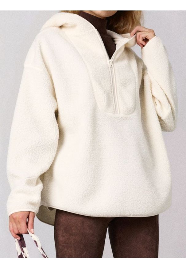 Sinsay - Bluza sherpa z kapturem - kremowy. Typ kołnierza: kaptur. Kolor: kremowy