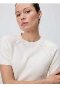 Reserved - Bawełniany sweter - kremowy. Kolor: kremowy. Materiał: bawełna #1