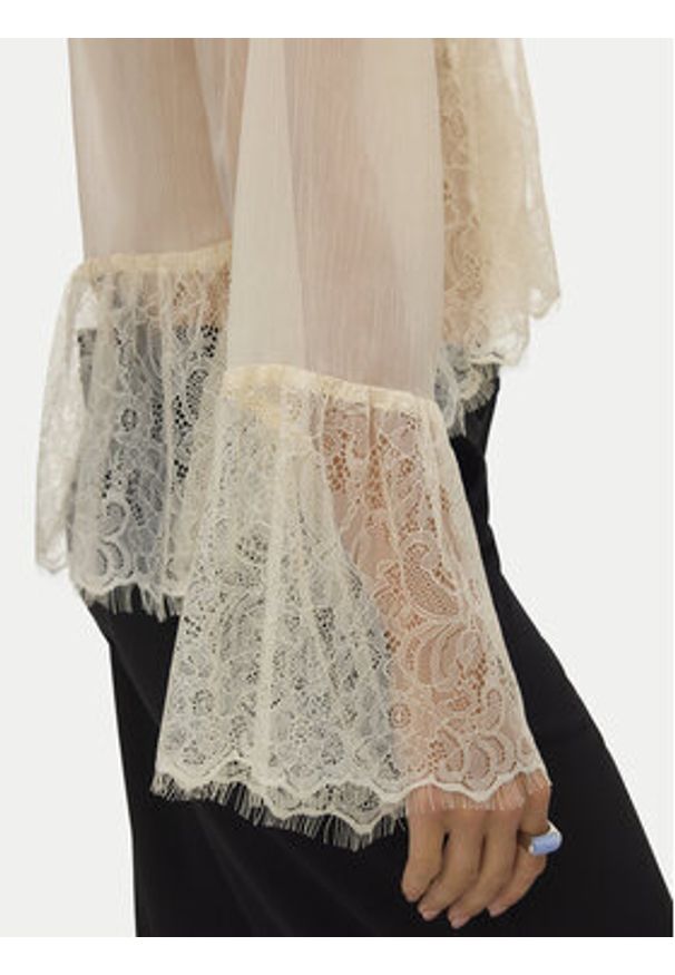 Vero Moda Bluzka Emilie 10347592 Écru Regular Fit. Materiał: syntetyk