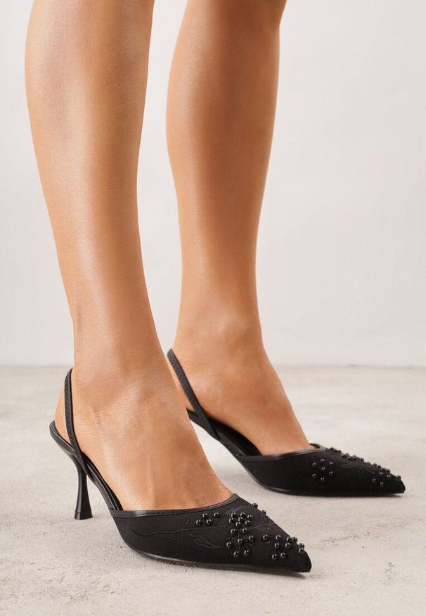 Born2be - Czarne Sandały na Szpilce Ozdobione Koralikami i Haftem Iphorise. Okazja: na co dzień. Kolor: czarny. Wzór: aplikacja, haft. Obcas: na szpilce. Styl: casual, elegancki, klasyczny, wizytowy