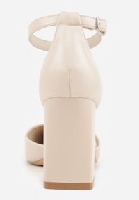 Born2be - Beżowe Klasyczne Czółenka na Słupku z Noskiem w Szpic i Paskiem Tenoris. Okazja: na co dzień, na spotkanie biznesowe, na ślub cywilny, do pracy, na wesele. Zapięcie: pasek. Kolor: beżowy. Obcas: na słupku. Styl: klasyczny. Wysokość obcasa: średni #4